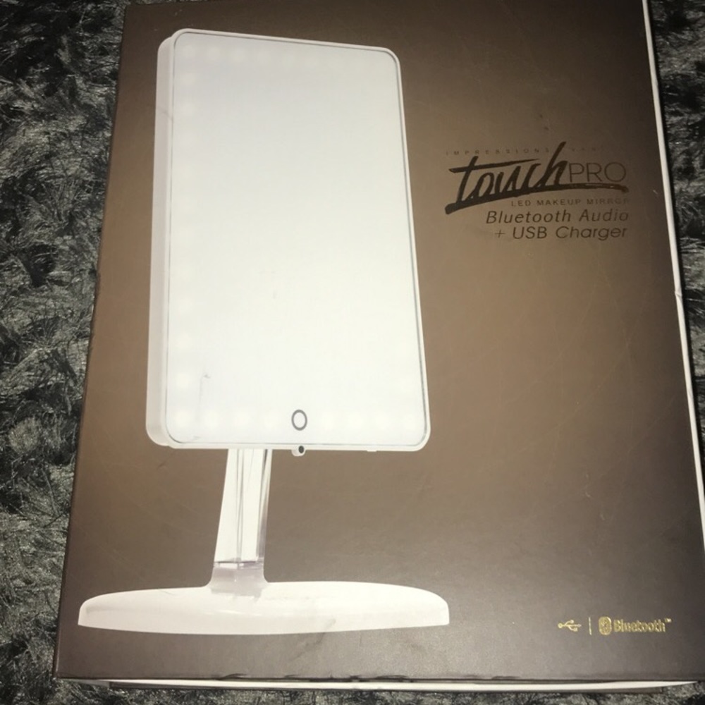 NEW Impressions Vanity Touch Pro Makeup LED Mirror